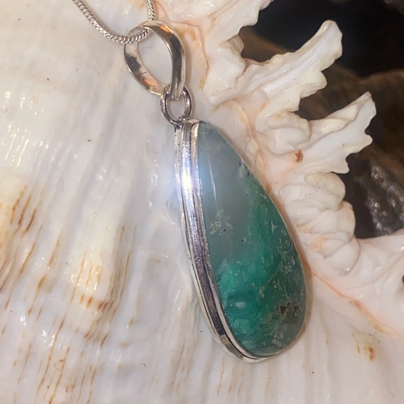 Dainty Chrysoprase statement handcrafted pendant - Picture 3 of 4